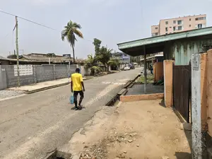 4bdrm House in South La Estate, Accra Metropolitan for sale