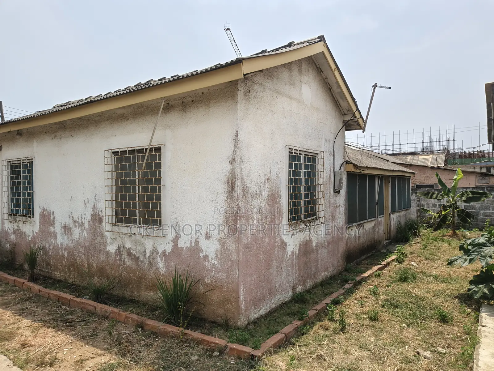 4bdrm House in South La Estate, Accra Metropolitan for sale