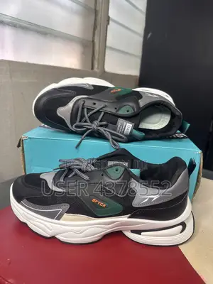 Top Casual Sneakers 11