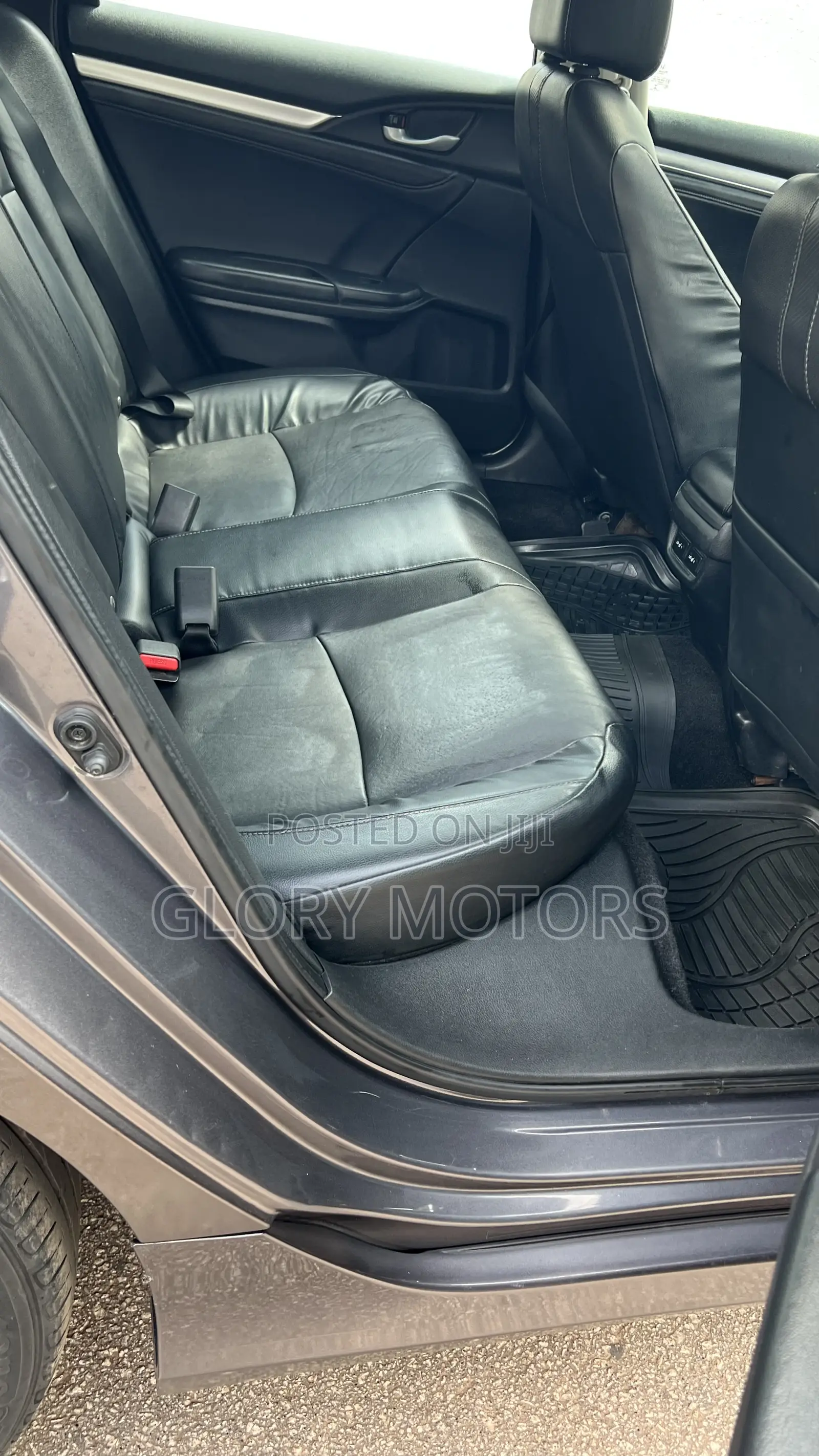 Honda Civic Touring 4dr Sedan (1.5L 4cyl) 2017 Gray