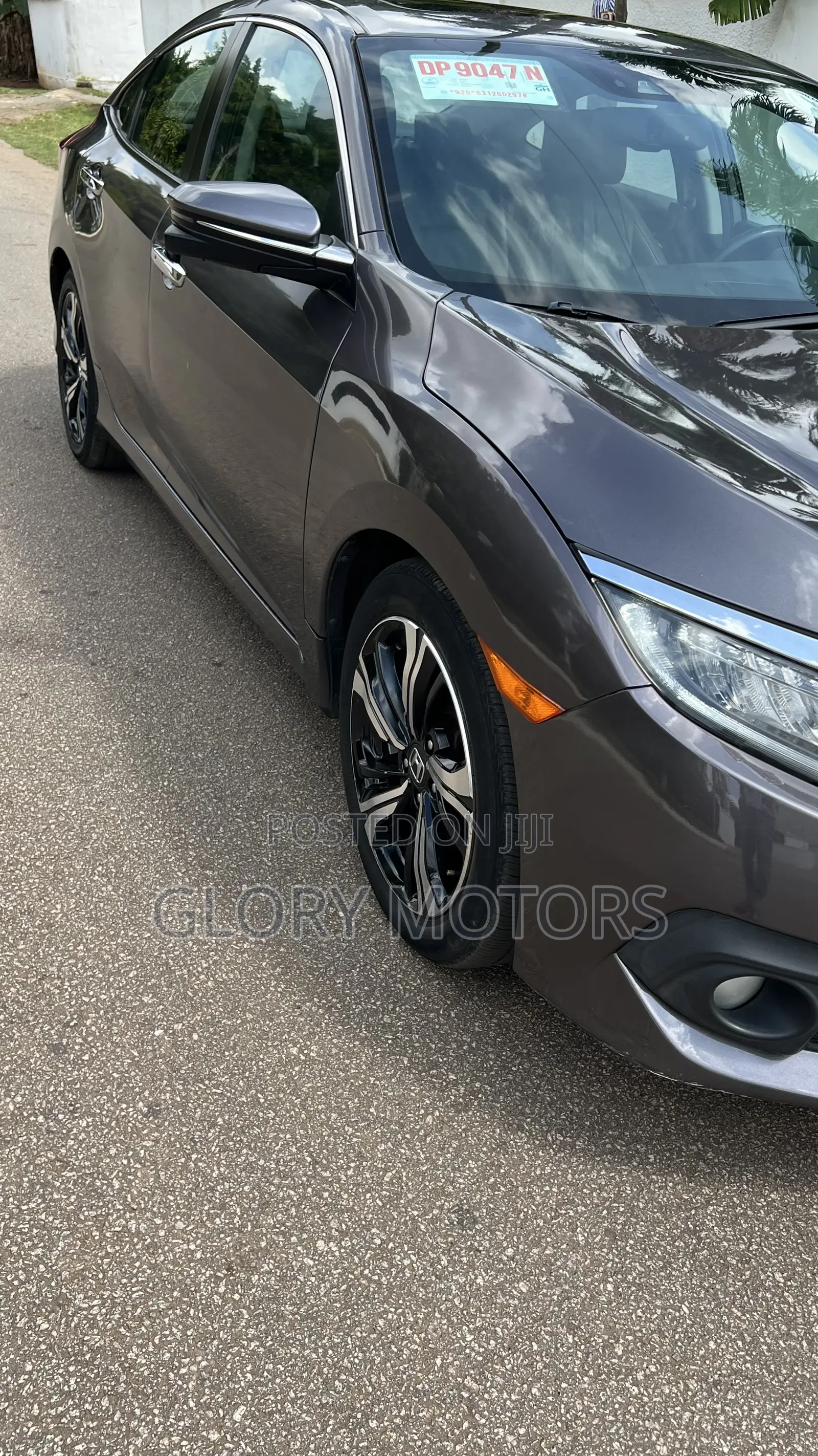 Honda Civic Touring 4dr Sedan (1.5L 4cyl) 2017 Gray