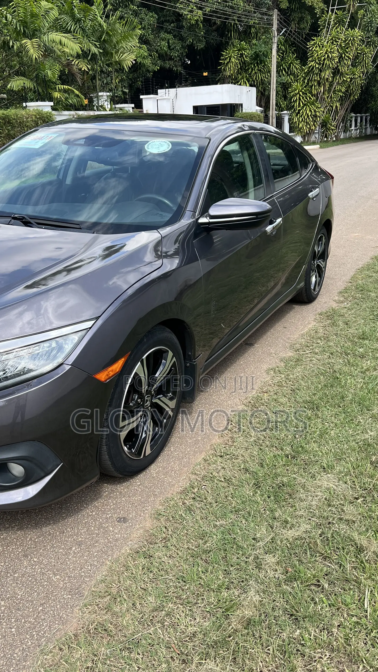 Honda Civic Touring 4dr Sedan (1.5L 4cyl) 2017 Gray