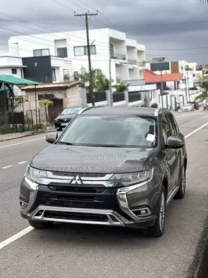 Mitsubishi Outlander PHEV 2019 Gray