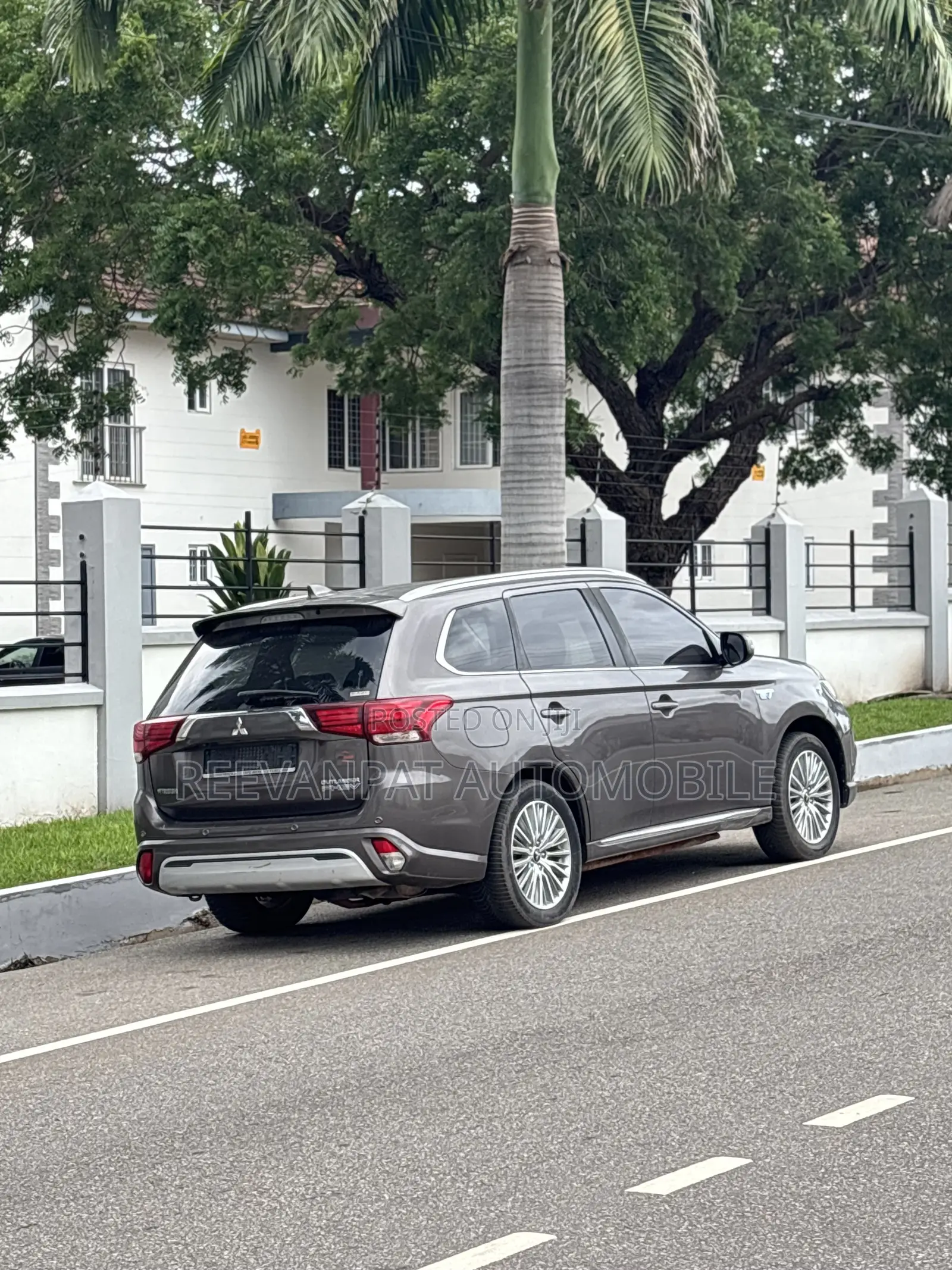 Mitsubishi Outlander PHEV 2019 Gray