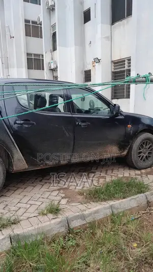 Mitsubishi L200 2011 Black