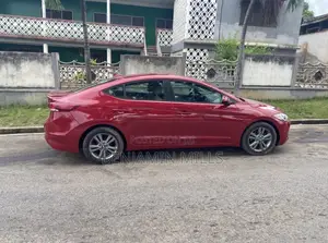 Hyundai Elantra 2017 Red