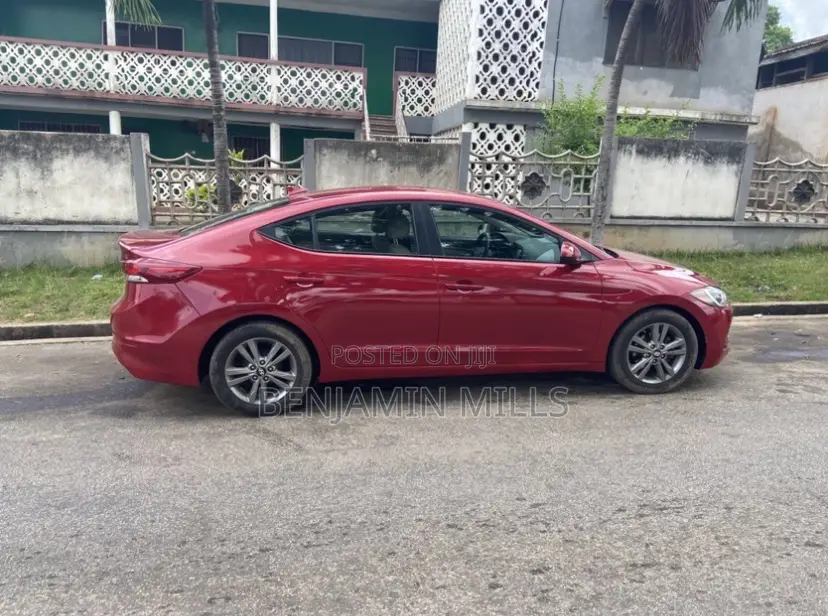 Hyundai Elantra 2017 Red