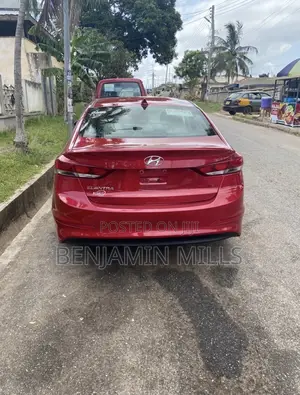 Hyundai Elantra 2017 Red