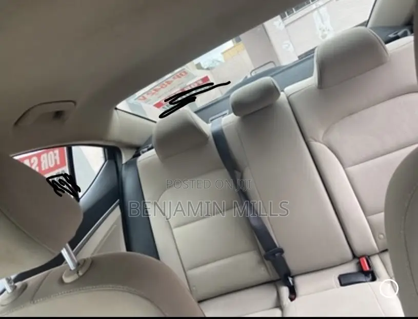 Hyundai Elantra 2017 Red