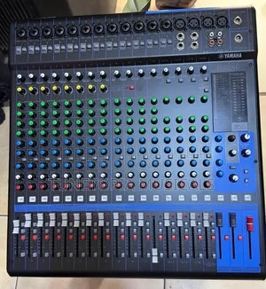 Yamaha Mg20xu 20channel Analog Mixer