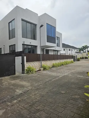 4bdrm House in Accra Metropolitan for sale