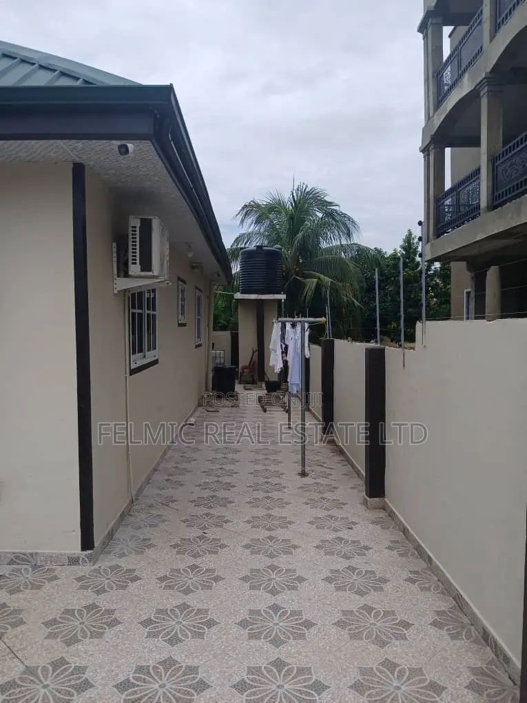 Furnished 3bdrm House in Felmic Real Estate, Amasaman for rent
