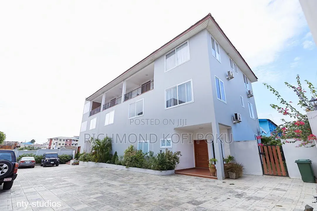 3bdrm Penthouse in Kofi'S Realty, Accra Metropolitan for sale
