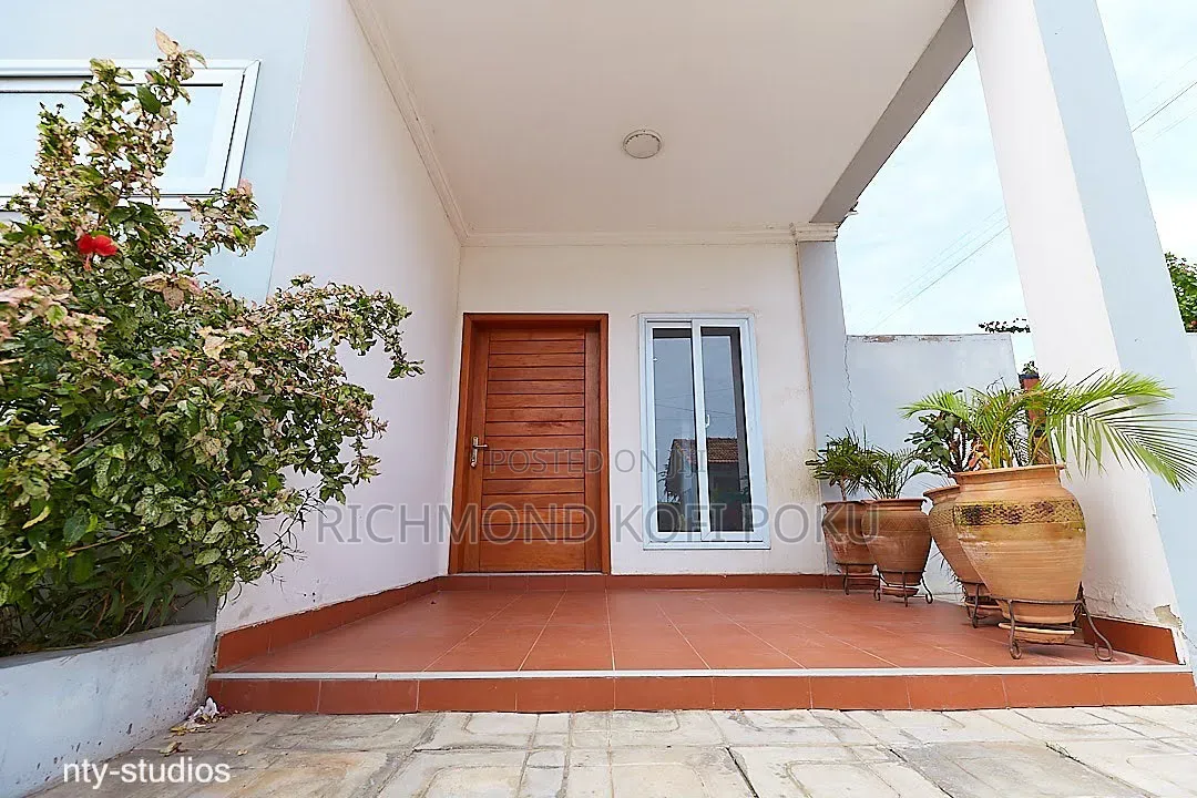 3bdrm Penthouse in Kofi'S Realty, Accra Metropolitan for sale