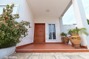 3bdrm Penthouse in Kofi'S Realty, Accra Metropolitan for sale
