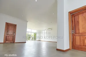 3bdrm Penthouse in Kofi'S Realty, Accra Metropolitan for sale