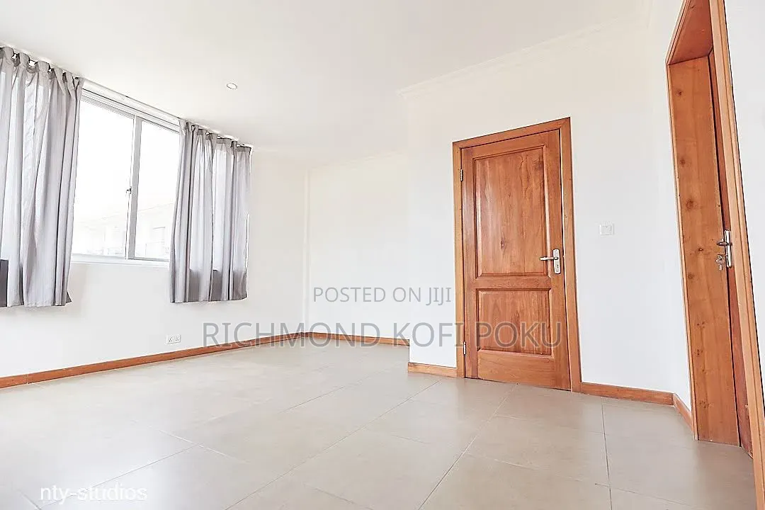 3bdrm Penthouse in Kofi'S Realty, Accra Metropolitan for sale