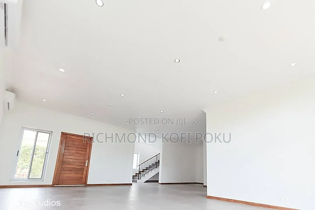 3bdrm Penthouse in Kofi'S Realty, Accra Metropolitan for sale