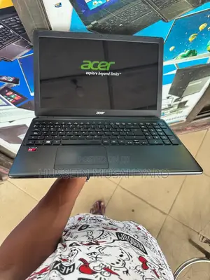 Laptop Acer Aspire E5-521 4GB AMD A6 HDD 320GB