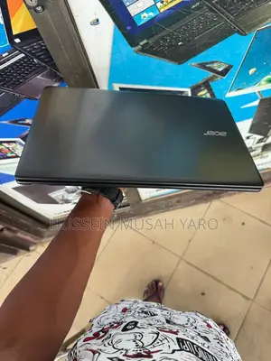Laptop Acer Aspire E5-521 4GB AMD A6 HDD 320GB