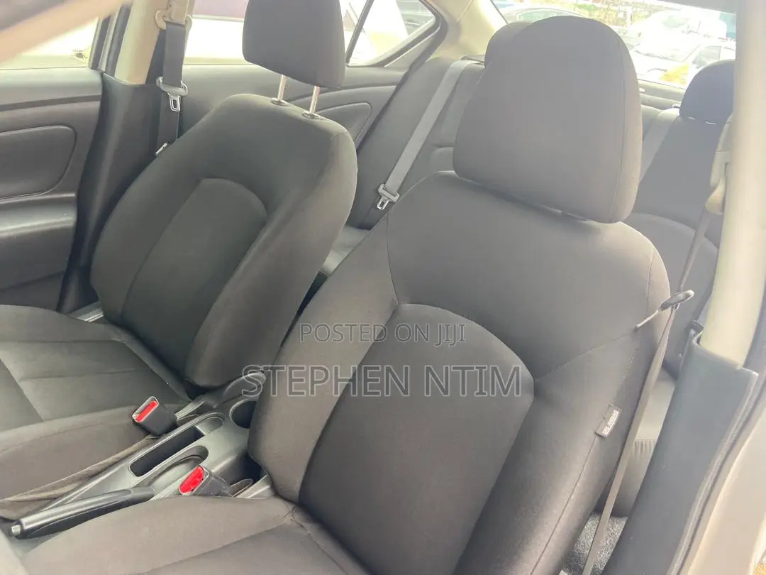 Nissan Versa 1.6 S 2019 Gray