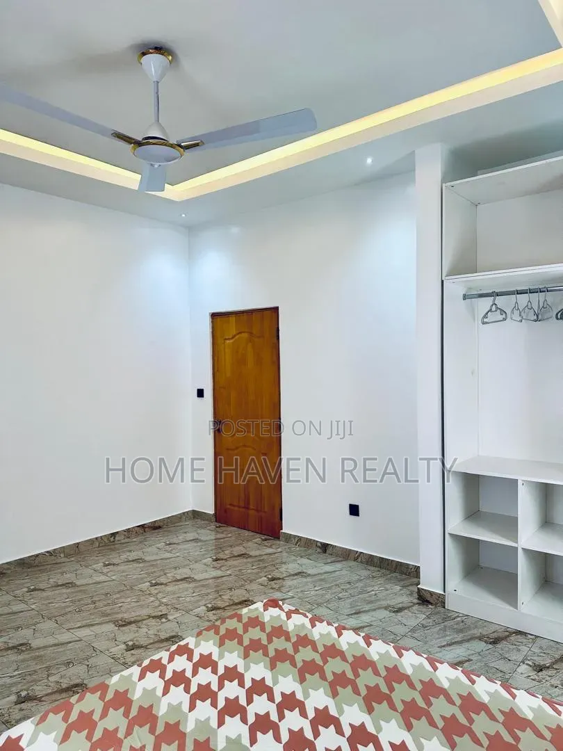 3bdrm House in Ogbojo East Legon, American House for rent