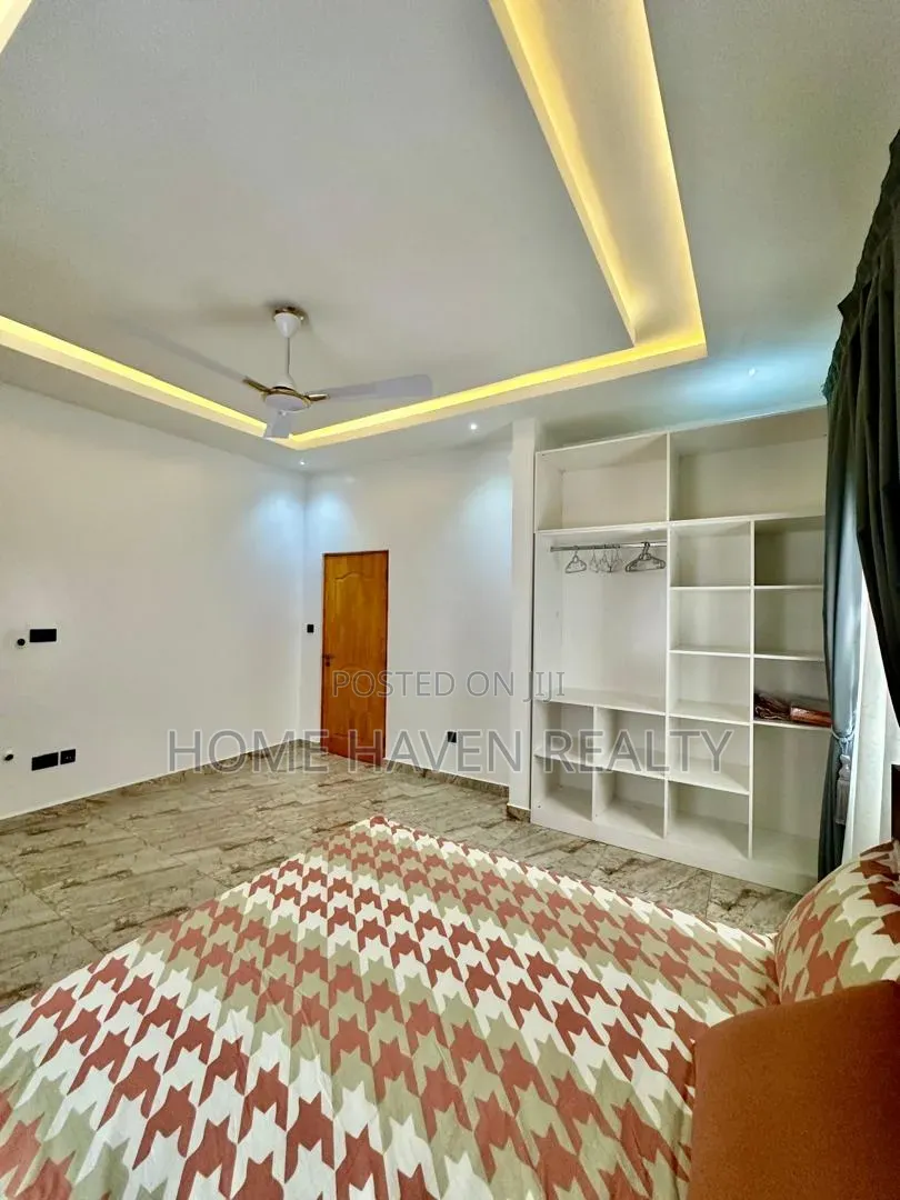 3bdrm House in Ogbojo East Legon, American House for rent