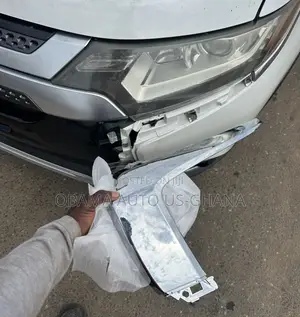 Mitsubishi Outlander Front Bumper Chrome 2016 2017 2018 2019 2020 2021