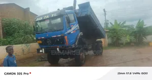 Mercedes Benz 4×4 Dump Truck