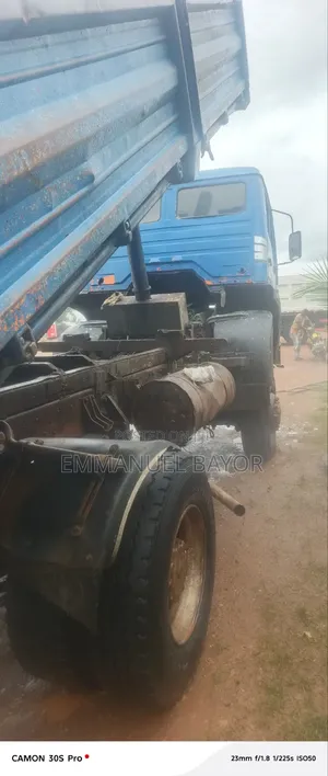 Mercedes Benz 4×4 Dump Truck