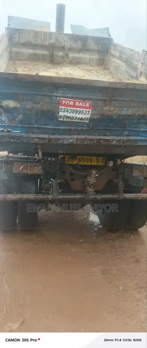 Mercedes Benz 4×4 Dump Truck