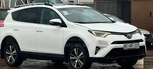 Toyota RAV4 2018 White