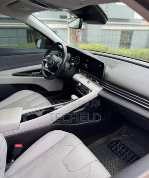Hyundai Elantra Limited 2021 Red