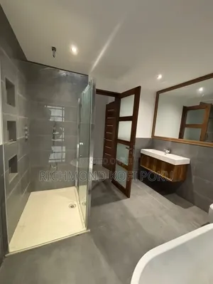 4bdrm House in Kofi'S Realty, Accra Metropolitan for sale