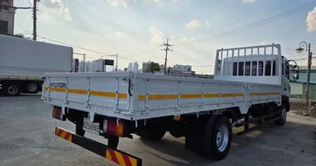 Hyundai Mega Truck 5 Ton 2005 2005 | Diesel | Manual Transmission |