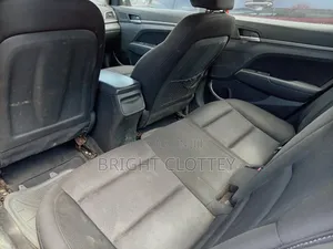 Hyundai Elantra 2017 Red