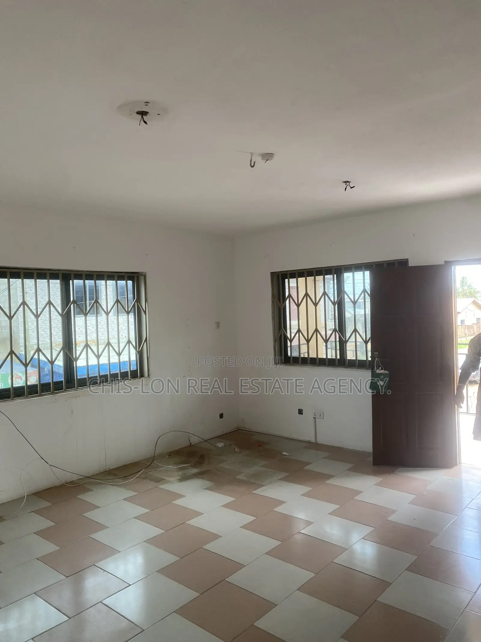 3bdrm Apartment in Chislon Broker’S, Ngleshie Amanfro for rent