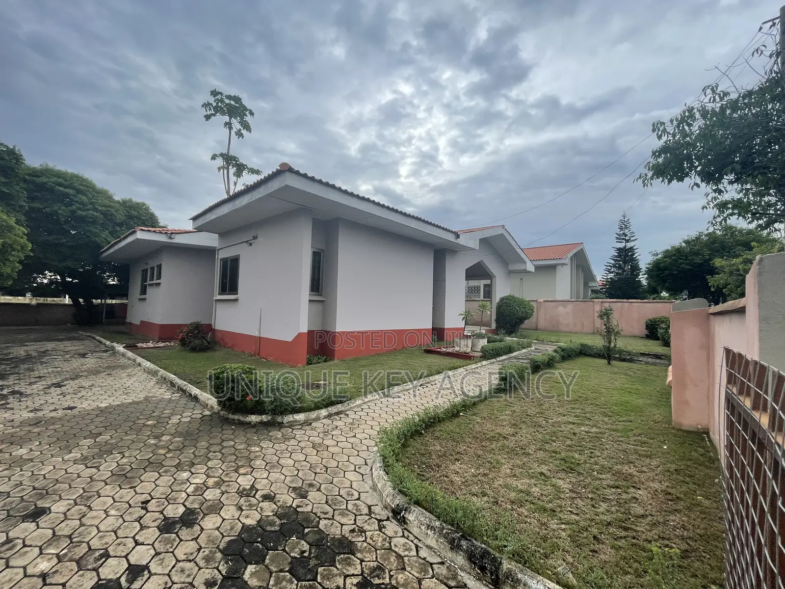 3bdrm Apartment in Unique Key Agency, Regimanuel Gray Estates for rent