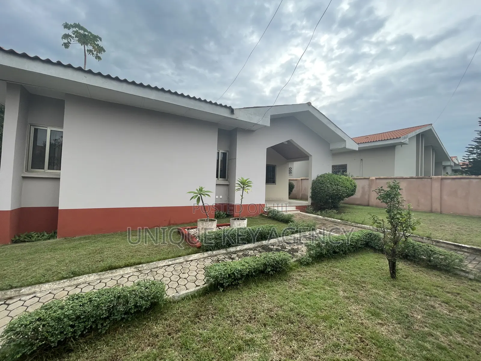 3bdrm Apartment in Unique Key Agency, Regimanuel Gray Estates for rent