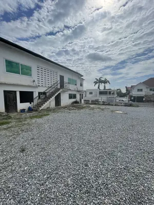 Commercial Property for Sale in Tesano