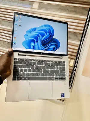 New Laptop HP ProBook 440 G10 16GB Intel Core Ultra 5 SSD 512GB