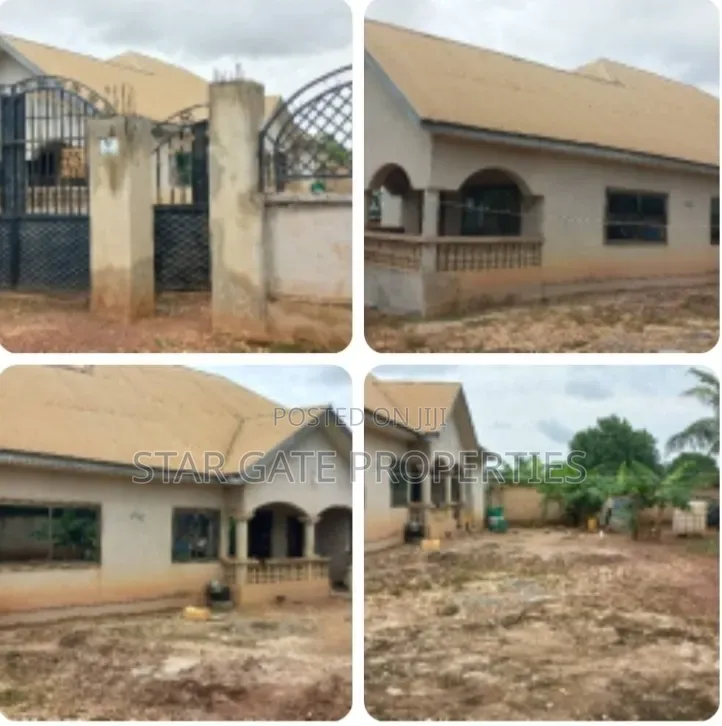 4bdrm House in Pakyi No.2  Santasi, Kumasi Metropolitan for sale
