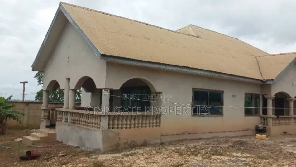 4bdrm House in Pakyi No.2  Santasi, Kumasi Metropolitan for sale