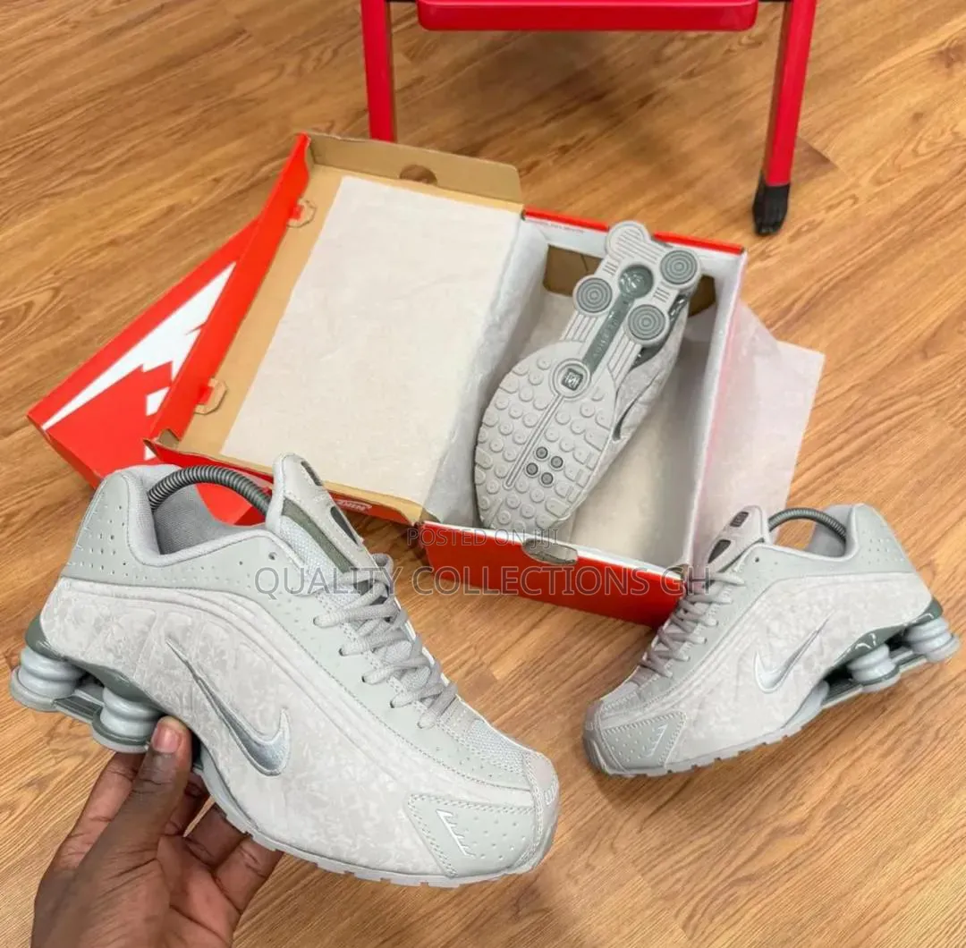 Nike Shox R4 College Grey