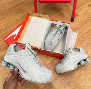 Nike Shox R4 College Grey