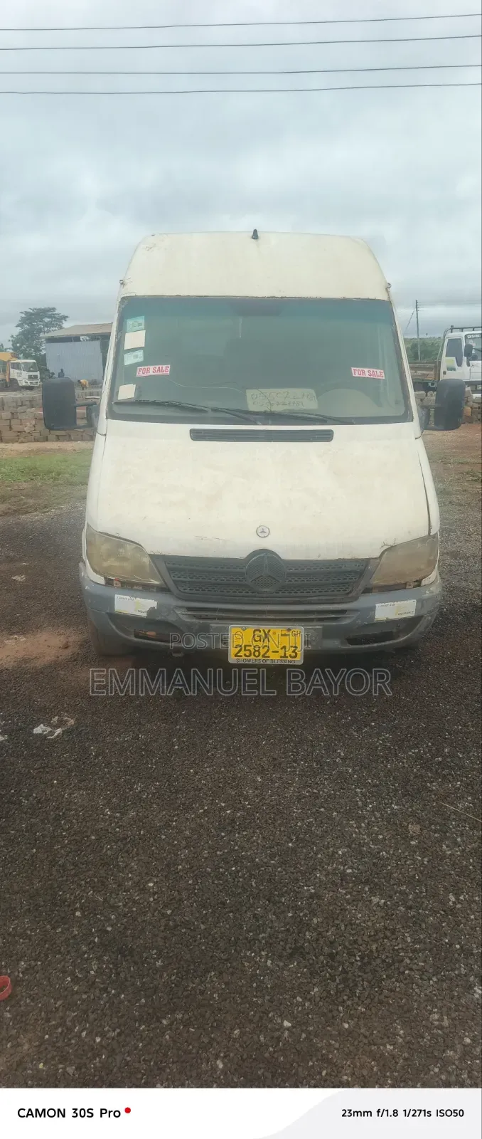 Mercedes-Benz Sprinter 1990 White