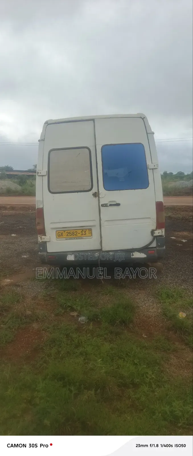 Mercedes-Benz Sprinter 1990 White