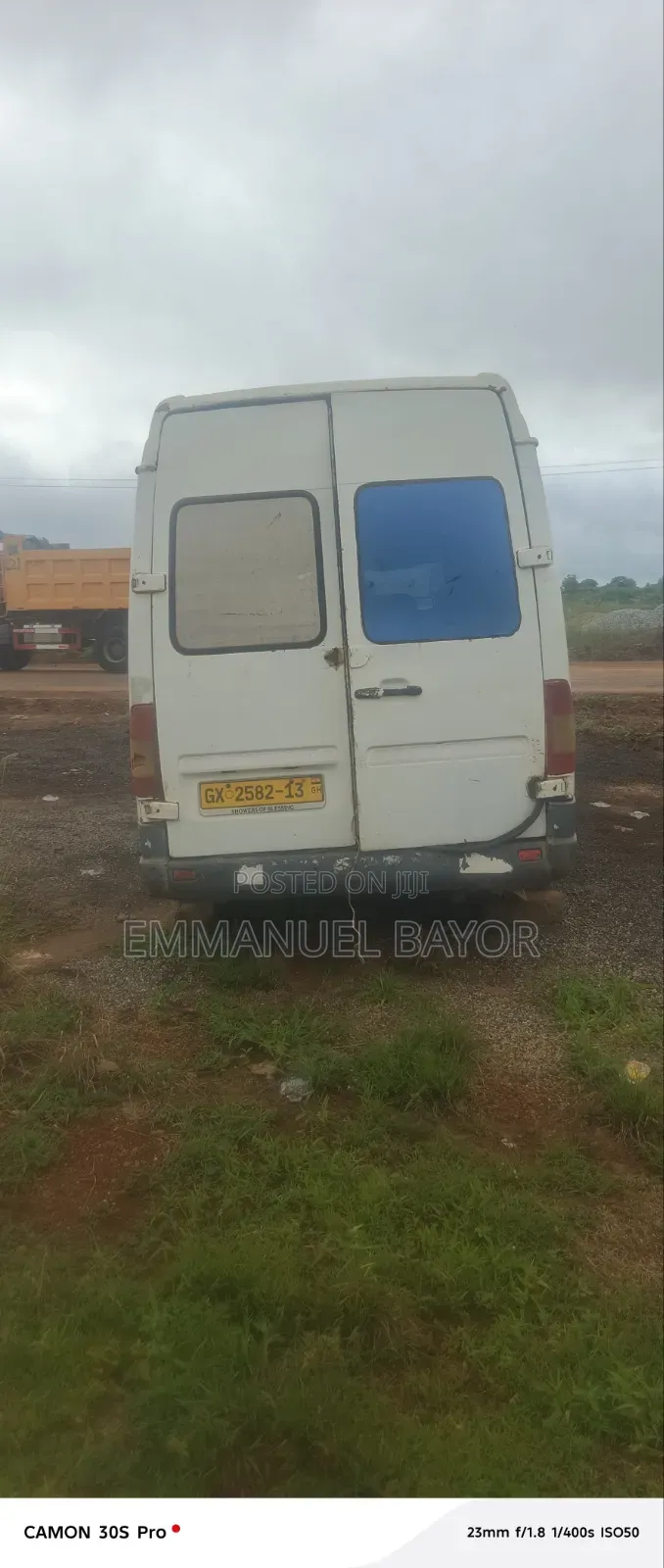 Mercedes-Benz Sprinter 1990 White