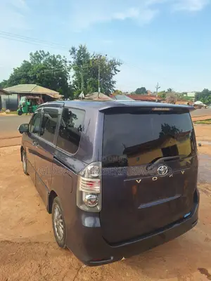 Toyota Voxy 2010 Blue