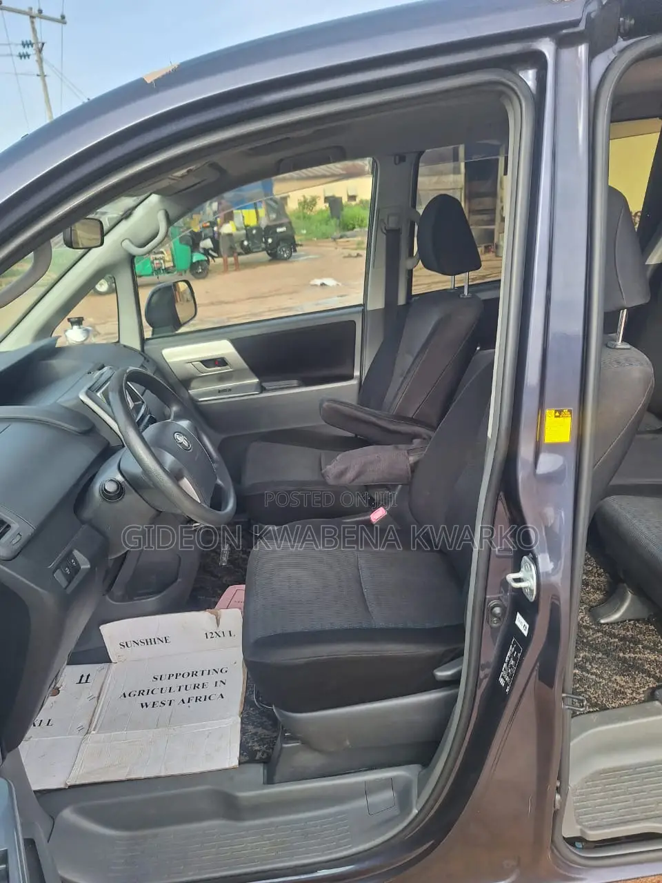 Toyota Voxy 2010 Blue